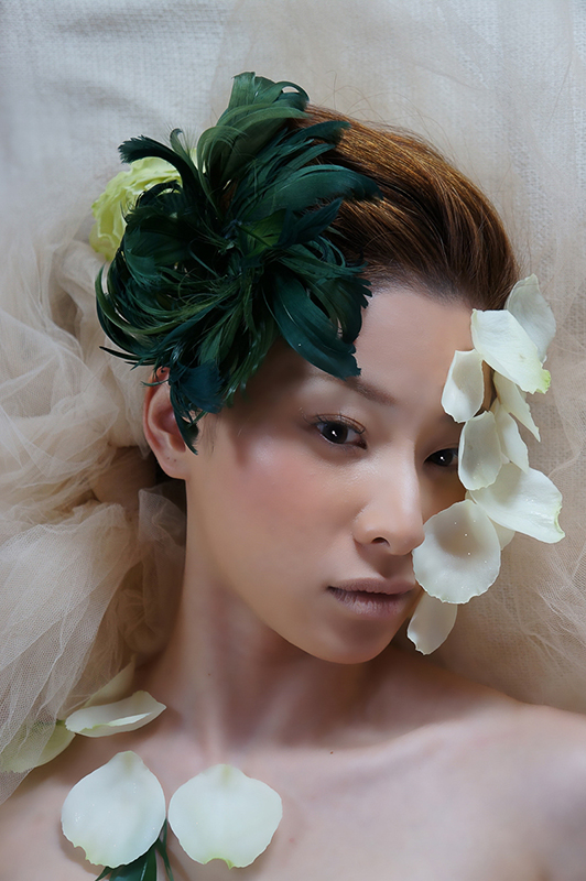 美しい人　　谷　ひづる