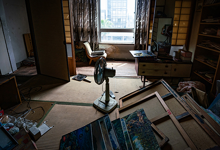 消えゆく街（４枚組）<br>3/4　　喜屋武　美沙子