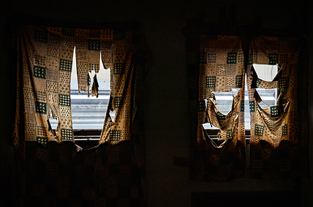 消えゆく街（４枚組）<br>4/4　　喜屋武　美沙子